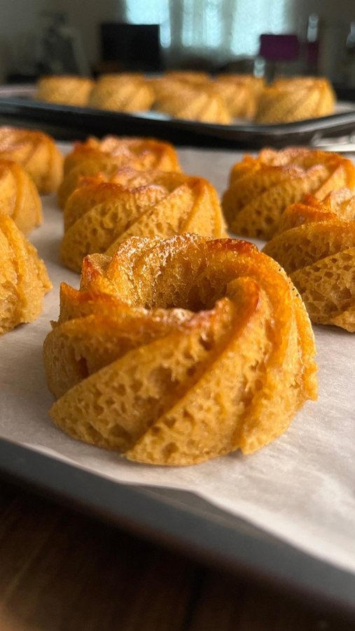 Almond bundts